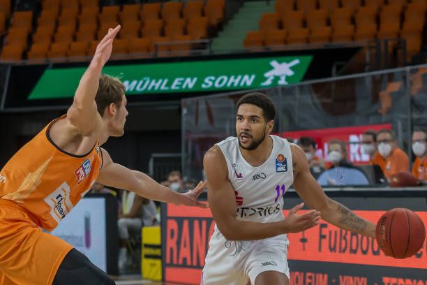 在赛后接受 在赛后接受